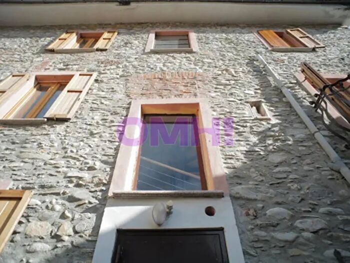 Appartamento con 6 locali in vendita in Mazzini, Castelveccana