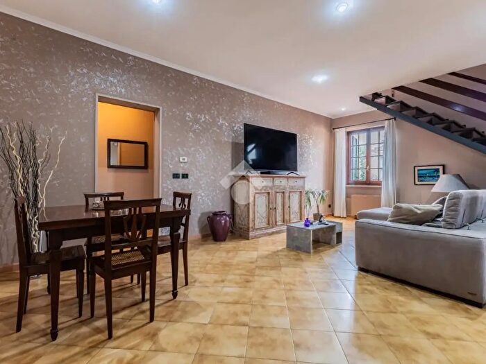 Appartamento con 6 locali in vendita in Via dei Cappuccini, Vetralla