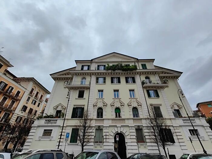 Appartamento con 6 locali in vendita in Piazza San Saturnino, Roma