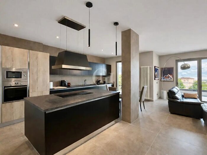 Appartamento trilocale in vendita in Via Filippo Turati, Sirmione