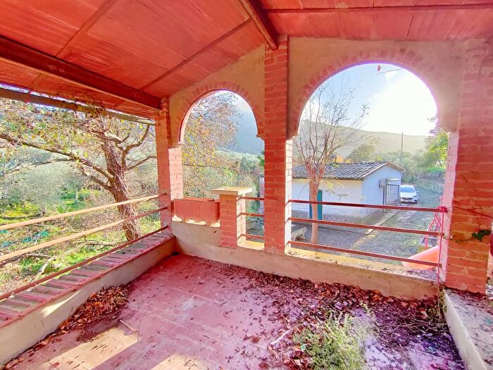Casa quadrilocale in vendita in Ia Calzezane, Calci