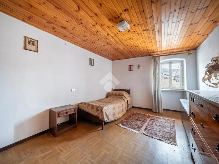 Casa quadrilocale in vendita in Via Castel Povero, Cazzano Di Tramigna