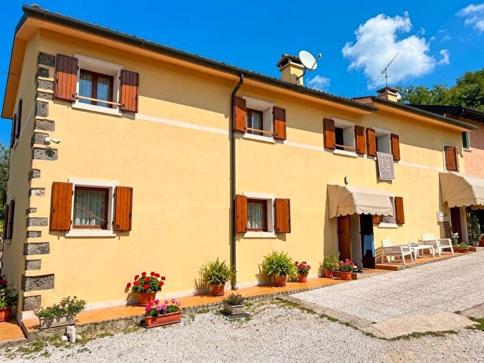 Casa con 5 locali in vendita in Via Lupia, Centro, Gambellara