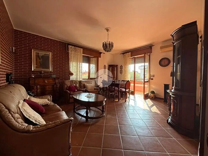 Appartamento quadrilocale in affitto in Via Sarca, Desenzano Del Garda