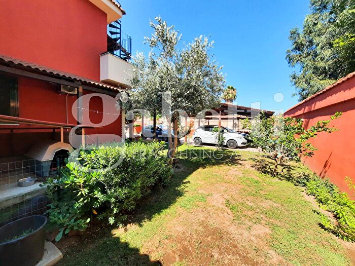 Casa con 7 locali in vendita in Via fra Gian Battista Vico, Giugliano In Campania
