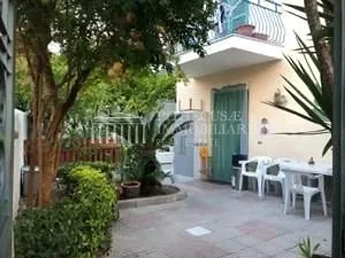 Appartamento con 5 locali in vendita in Via delle Terme, Ischia