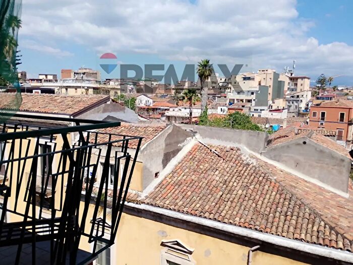 Appartamento con 5 locali in vendita in Via Garibaldi, Catania