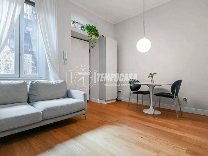 Appartamento bilocale in vendita in Via Luigi Porro Lambertenghi, Milano