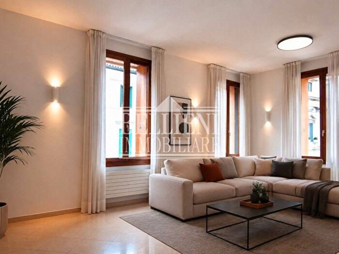Appartamento trilocale in affitto in Corso Andrea Palladio, Centro Storico, Vicenza
