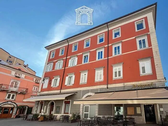 Appartamento con 6 locali in vendita in Via Diaz, Trieste