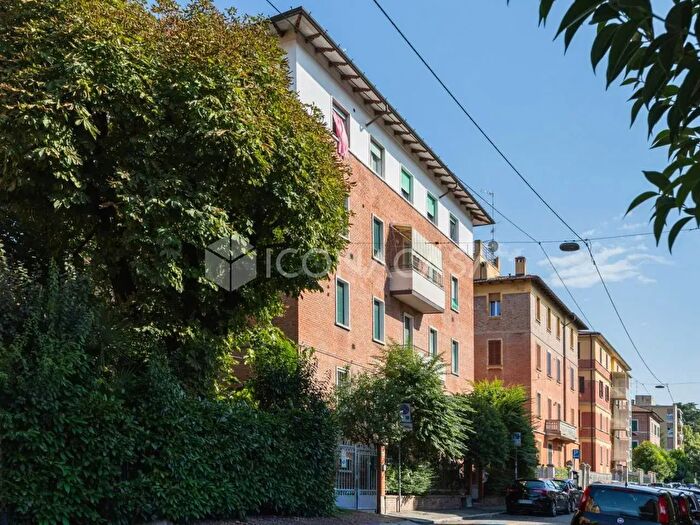 Appartamento trilocale in vendita in Via Luigi Valeriani, Bologna
