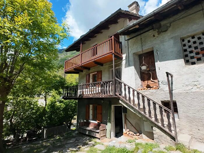 Casa quadrilocale in vendita in Oyace