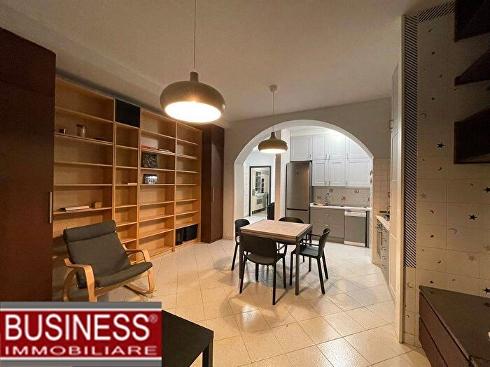 Appartamento trilocale in affitto in Via Piacenza, Porta Romana Medaglie dOro, Milano