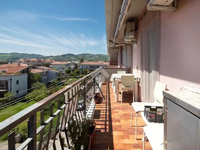 Appartamento quadrilocale in vendita in Via Vasco De Gama, Martinsicuro