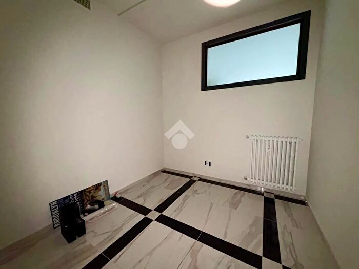 Appartamento trilocale in vendita in Via Malta, Piacenza