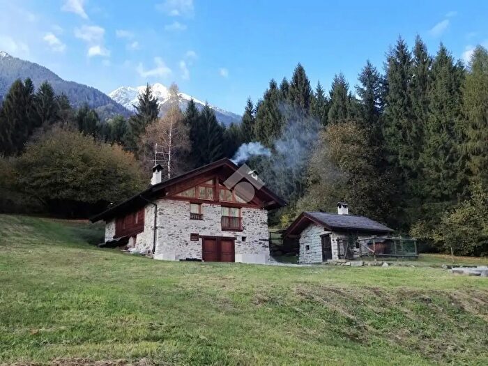 Casa quadrilocale in vendita in Località Gaggio, Spiazzo