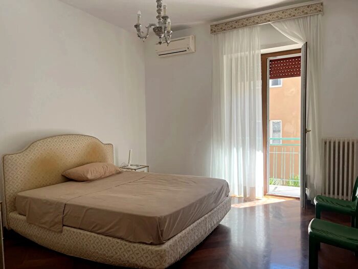 Appartamento quadrilocale in vendita in Via Decimo Laberio, Roma