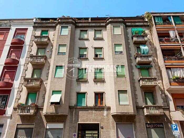 Appartamento trilocale in affitto in Via Visconti d'Aragona, Milano