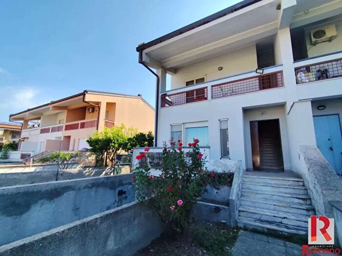 Casa con 5 locali in vendita in Via Parisi, Capua