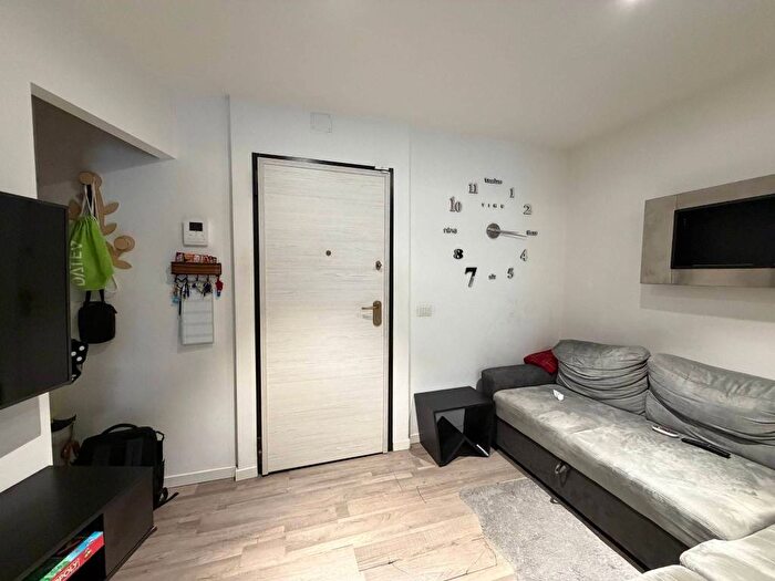 Appartamento bilocale in affitto in Via Bolzano, Centro, Cologno Monzese