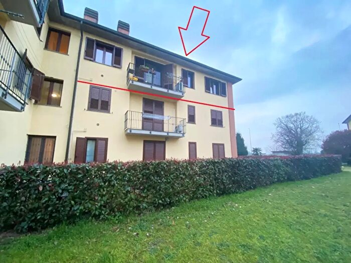 Appartamento trilocale in vendita in Via Giacomo Rossini, Gropello Cairoli