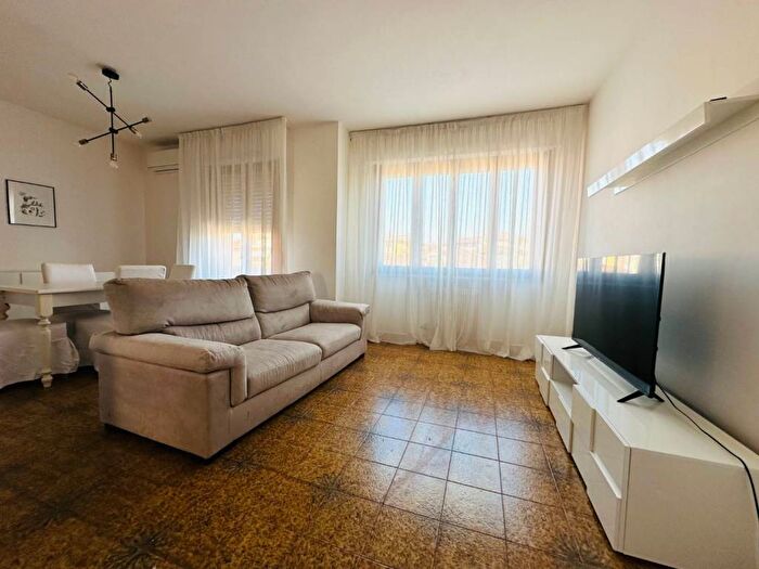 Appartamento trilocale in affitto in Via Fratelli Rosselli, Oltrera, Pontedera