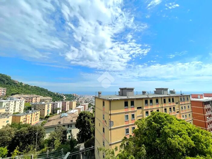 Appartamento quadrilocale in vendita in Via Giovanni Costanzi, Genova