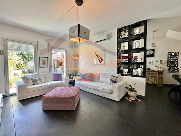 Casa con 5 locali in vendita in Viale Edoardo Garrone, Melilli