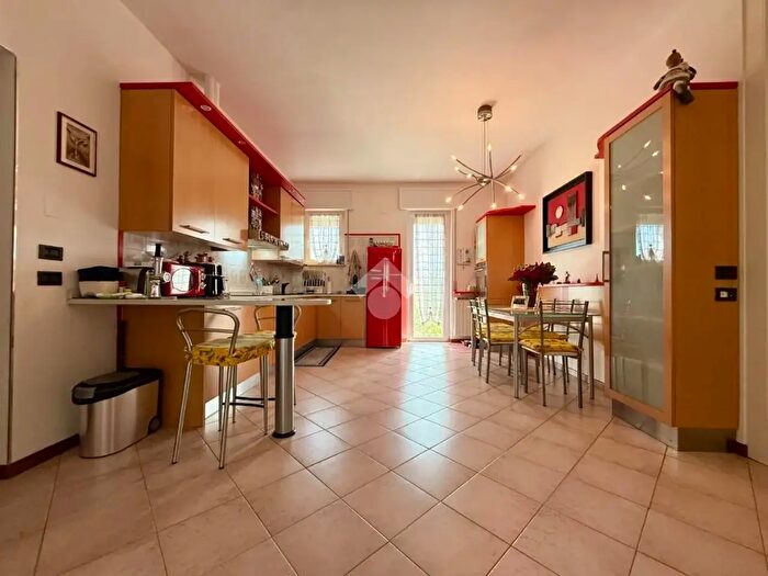 Appartamento quadrilocale in vendita in Via Verona, Vigasio