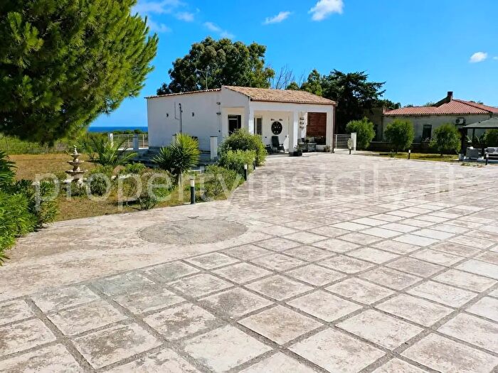 Casa quadrilocale in vendita in Siracusa