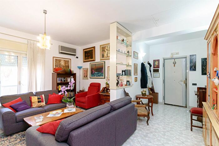 Appartamento con 5 locali in vendita in Via Riposto, Mascalucia