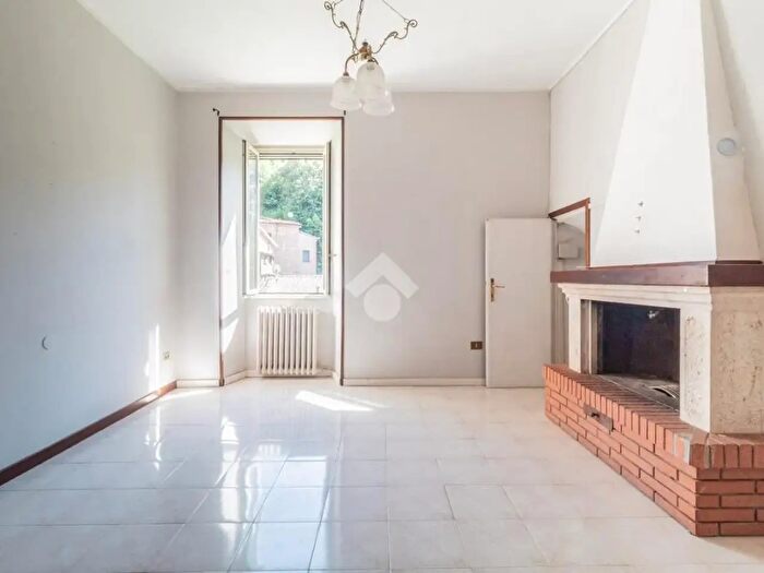 Appartamento quadrilocale in vendita in Largo Giuseppe Verdi, Bassano Romano