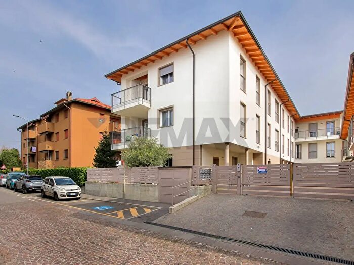 Case in Vendita e in Affitto - 2