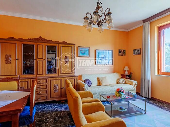 Casa con 6 locali in vendita in Località Salino, Morfasso