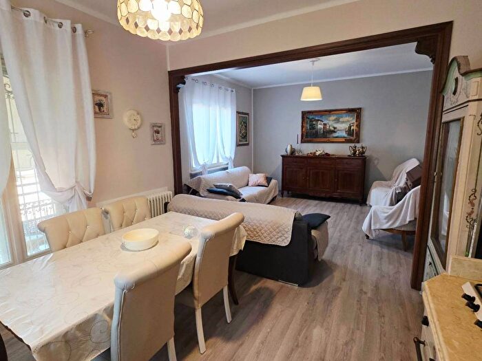Casa con 6 locali in affitto in Viale delle Rimembranze, Centro, Salsomaggiore Terme