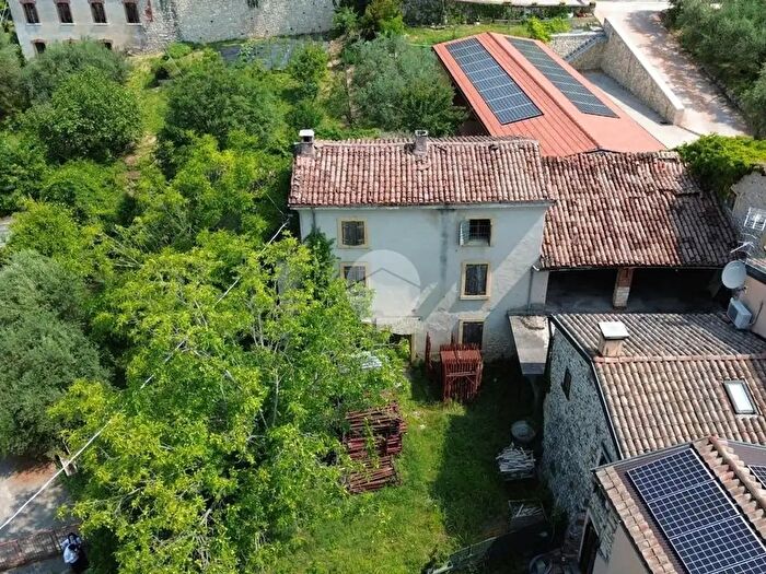Casa con 5 locali in vendita in Via Paverno, Marano Di Valpolicella