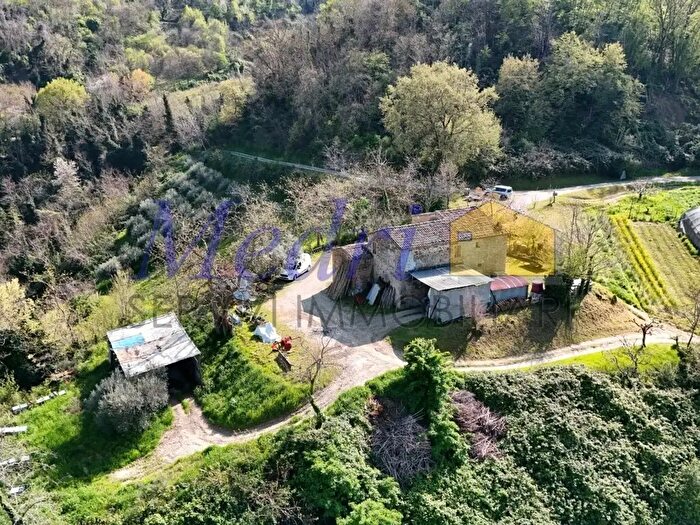 Casa con 6 locali in vendita in Via Saiano, Cesena