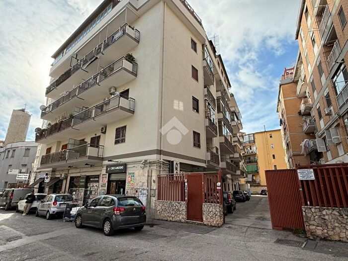 Appartamento bilocale in vendita in Via Montevergine, Napoli