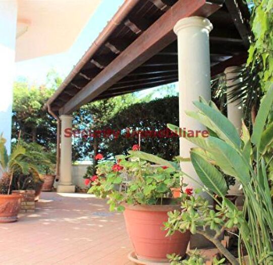 Casa con 6 locali in vendita in Sciacca