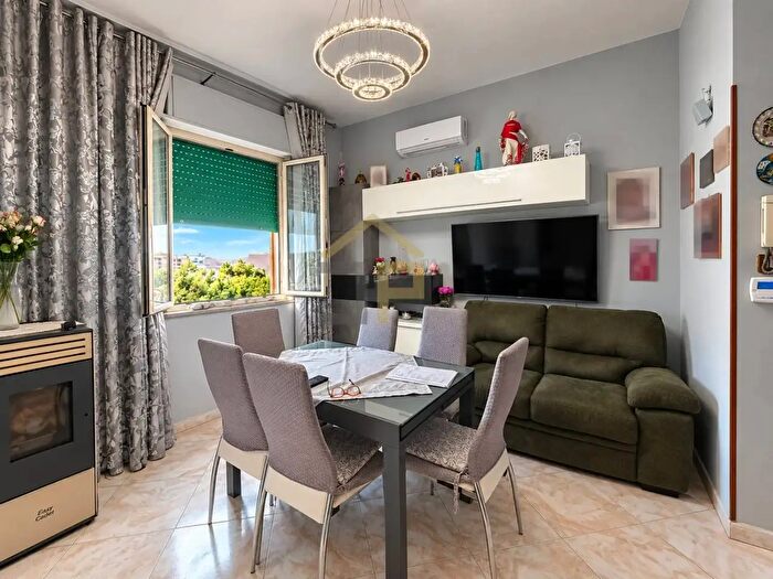 Appartamento trilocale in vendita in Largo Zancle, Palermo