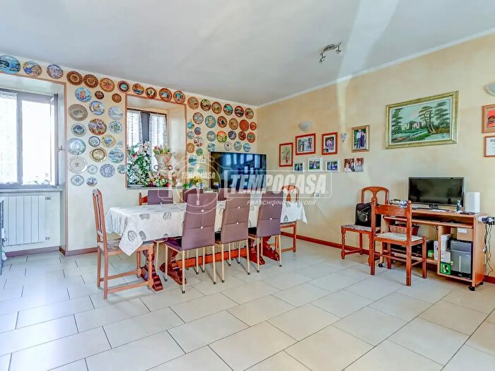 Casa quadrilocale in vendita in Vicolo Chiuso, Taino