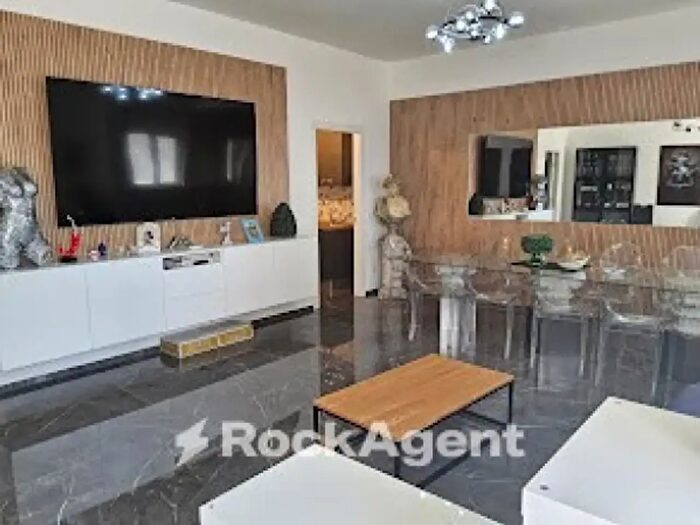 Appartamento trilocale in vendita in Via Nazionale, Monasterace