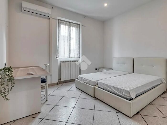 Appartamento trilocale in affitto in Via Massarenti, Bologna