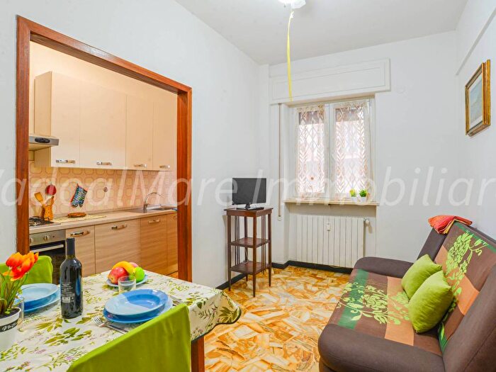 Appartamento bilocale in affitto in Via Giovanni Scarpa, Oltreletimbro Santa Rita, Savona