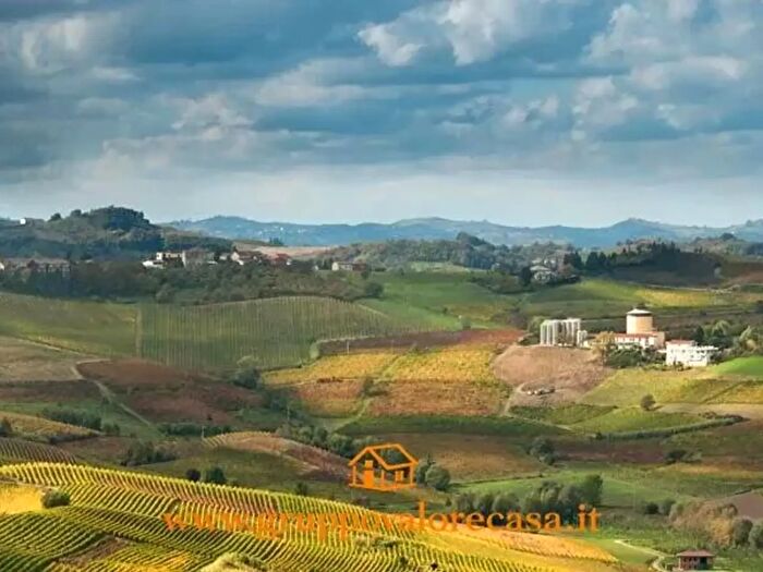 Casa con 7 locali in vendita in Castel Rocchero