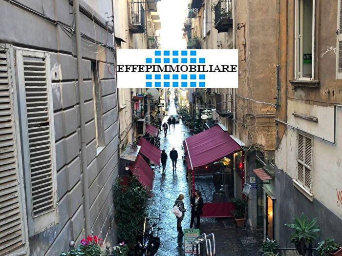 Appartamento trilocale in affitto in Via Giovanni Bausan, Chiaia, Napoli