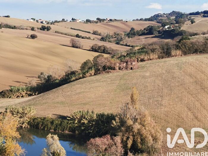 Casa con 5 locali in vendita in Via Striscioni, Osimo