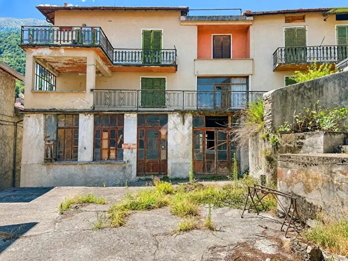 Casa con 10 locali in vendita in Via Semorano, Cremia