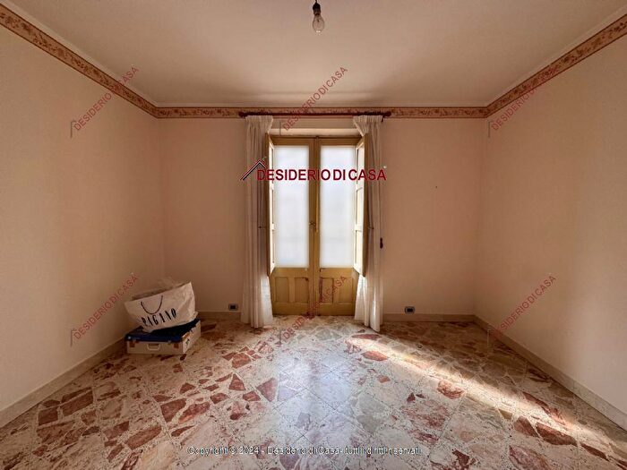 Casa con 5 locali in vendita in Petralia Sottana