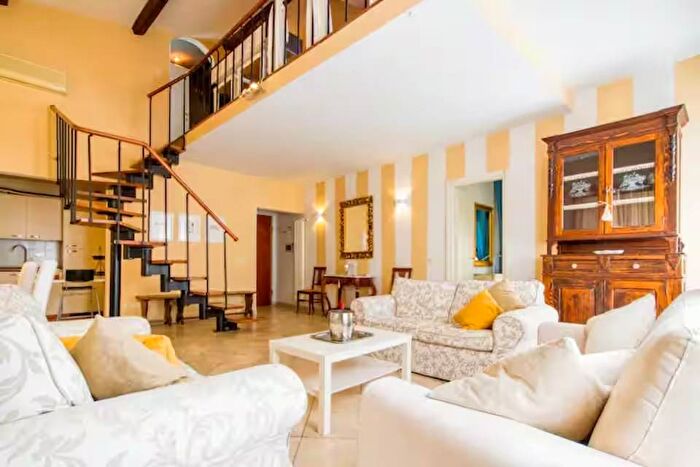 Appartamento quadrilocale in affitto in Borgo Santi Apostoli, Piazza della Repubblica, Firenze